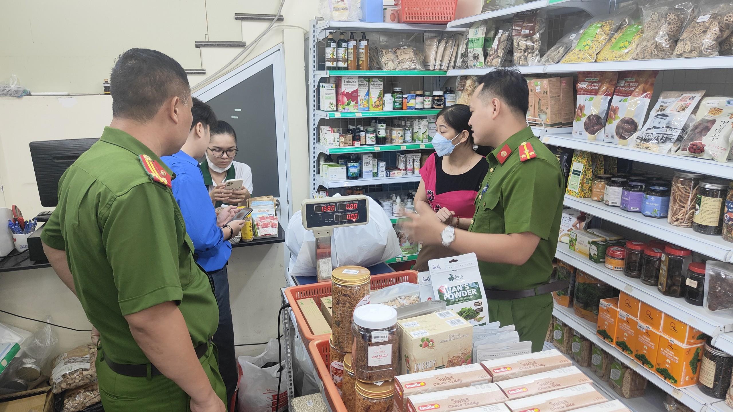 Công an quận Lê Chân: Triển khai tuyên truyền về PCCC và CNCH đối với khu dân cư, hộ gia đình, nhà ở kết hợp sản xuất, kinh doanh